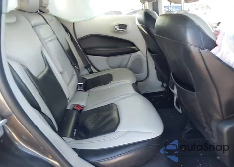 2018 Jeep Compass Limited 4X4 из США, поврежденный, VIN 3C4NJDCB4JT478840